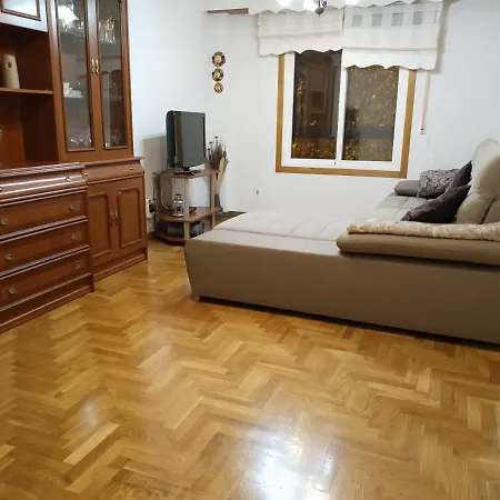Anjelus Διαμέρισμα *